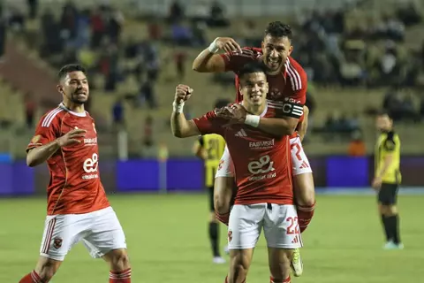 إمام يصنع وتريزيجيه يسجل هدف التقدم للأهلي أمام المقاولون في الدوري (فيديو)